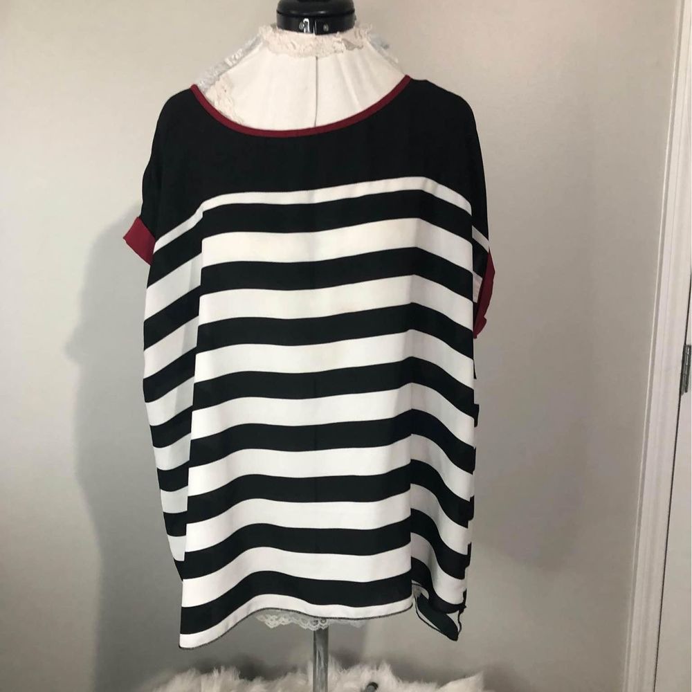3X Absolute Angle Short Sleeve Black & White Strips Red Trim Split In Back C5444